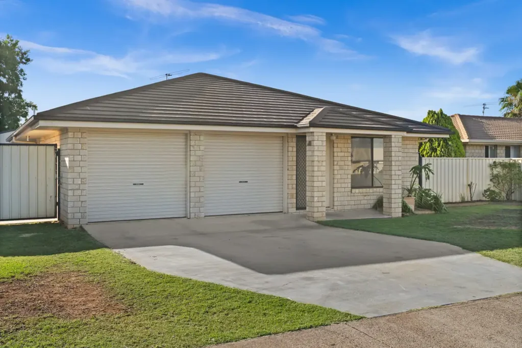 19 Berghofer Drive, Oakey, QLD 4401