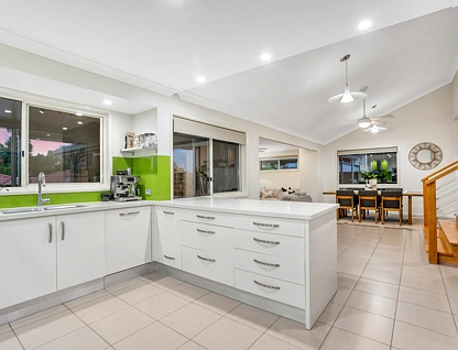 74 Dove Tree Crescent, Sinnamon Park, QLD 4073, 5房, 2浴, 独立屋