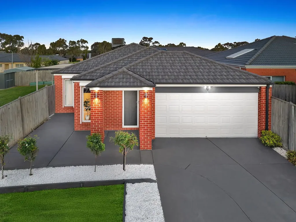 Cranbourne East 3ਬੈੱਡਰੂਮ Painted in Light on Kinkade