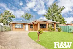 4 HESELTINE PL, Rooty Hill