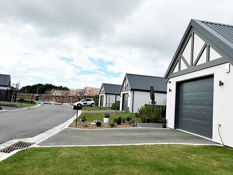 Belfast 2房  Spring Grove Lifestyle Village for Over 55's