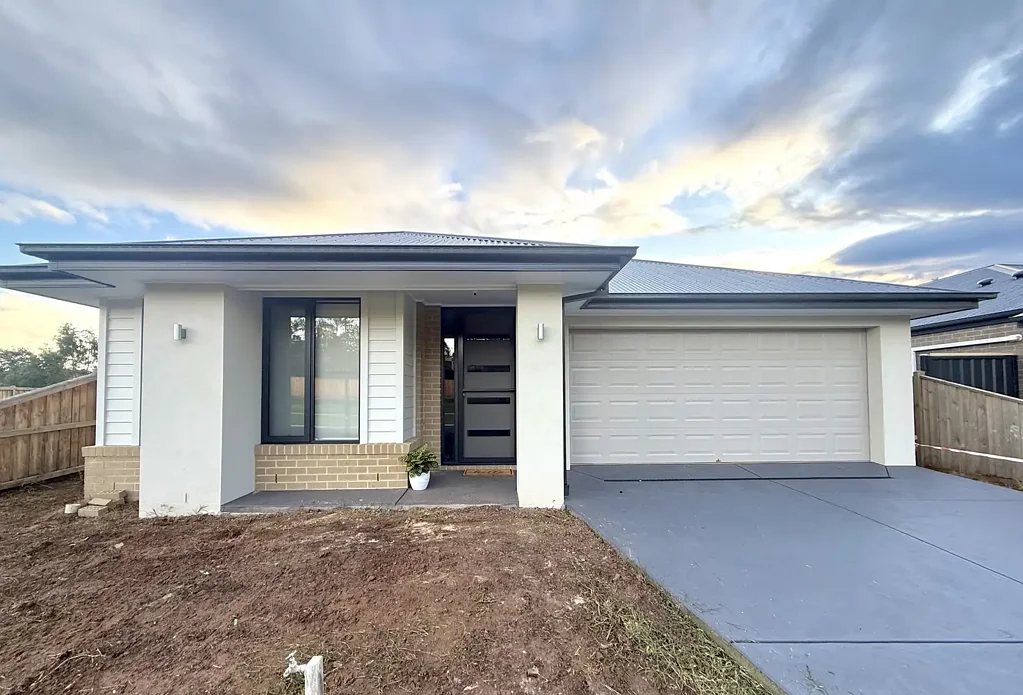 Brand New Family Home with 3 Bathrooms & Parkland Views!