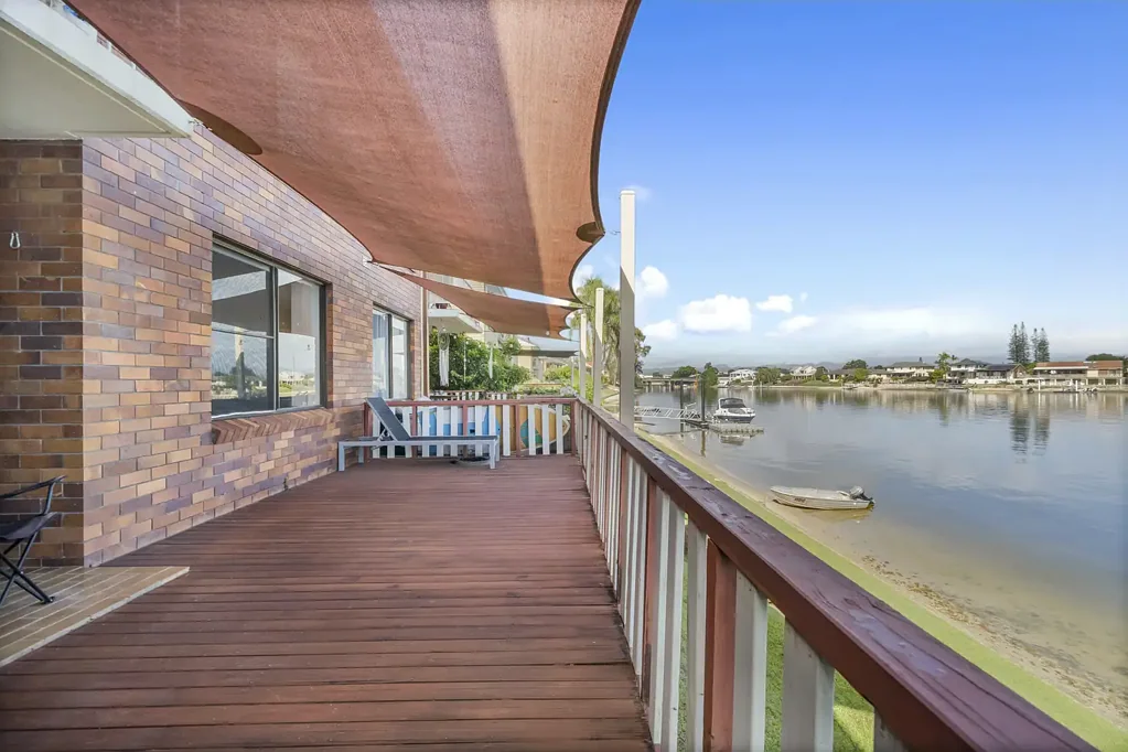 2/41 Duet Drive, Mermaid Waters, QLD 4218