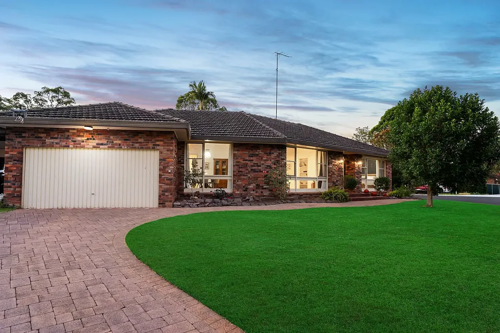 26 Sylvan Grove, Picnic Point, NSW 2213