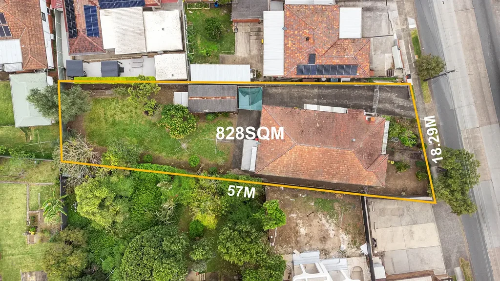 Kingsgrove 4બેડરૂમ Endless Potential on 828sqm with Wide 18.29m Frontage