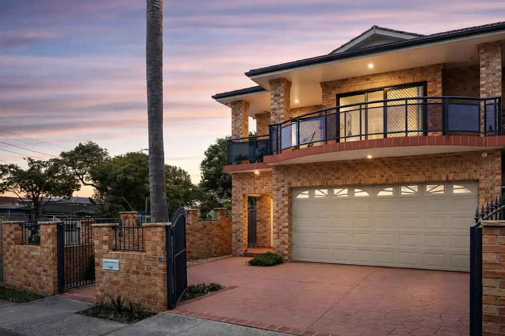 Lidcombe 9ห้องนอน GRAND 9-BEDROOM RESIDENCE | 8 ENSUITES & ENDLESS POSSIBILITIES