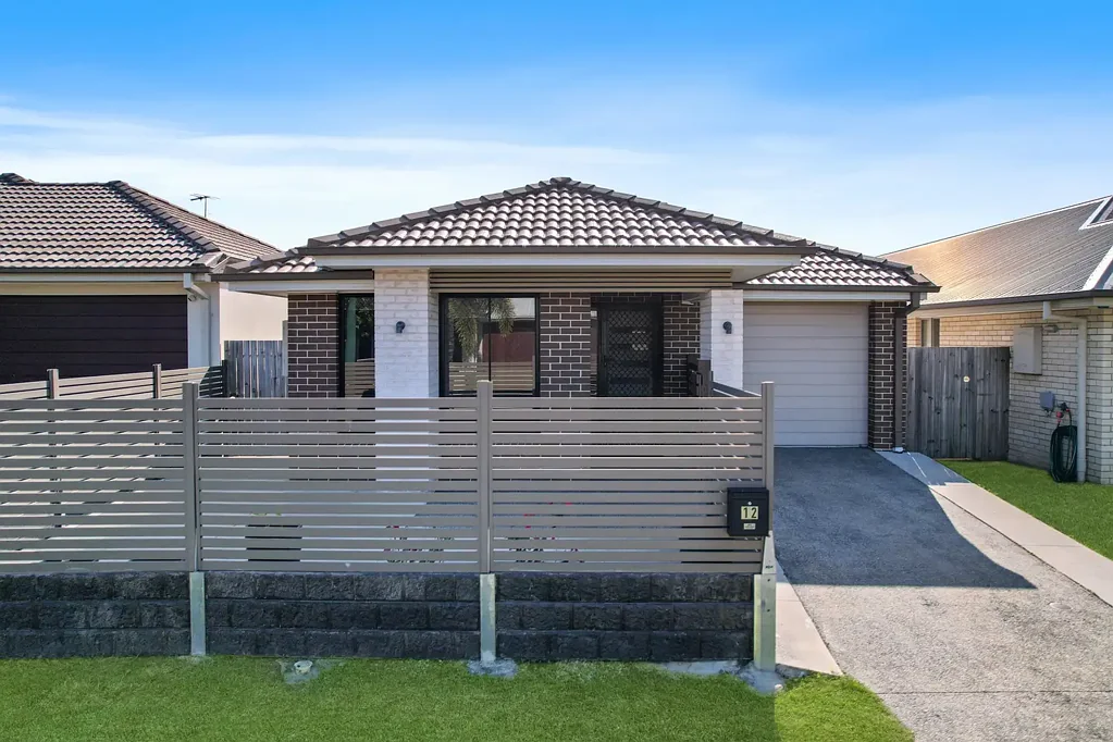 Mango Hill 3房  Capestone Lake生活方式 - 低维护生活  Capestone Lake Lifestyle - Low-Maintenance Living