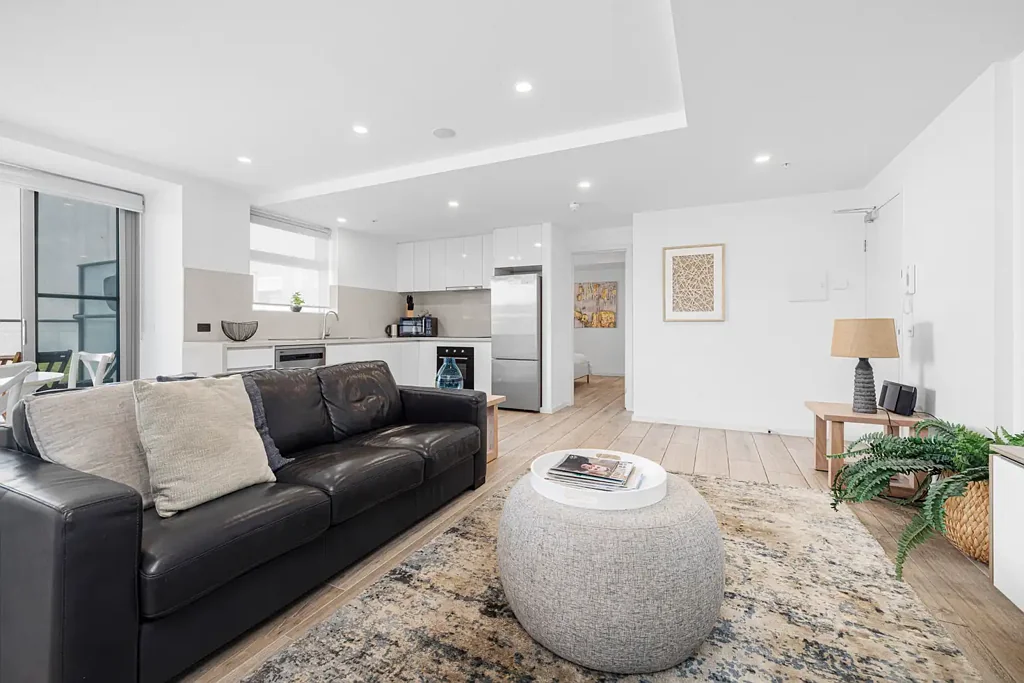 Sorrento 1 Bedroom Prime Position Bolt Hole In The Centre of Sorrento Township