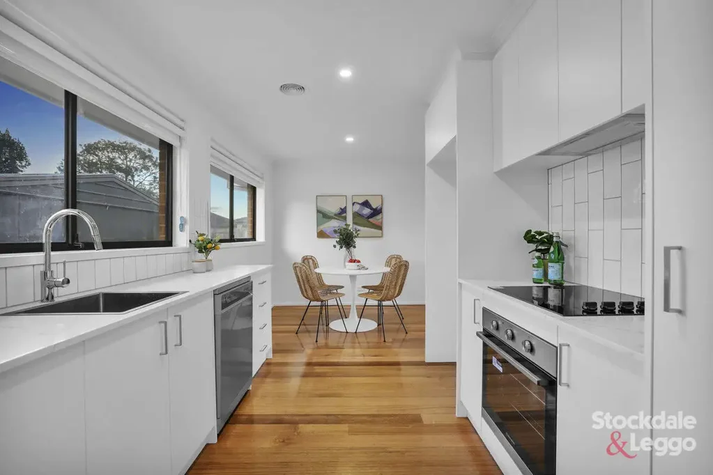 Cranbourne 3कमरा RENOVATED CENTRAL GEM!