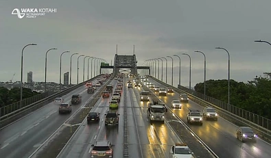 大雨、强风、巨浪，北岸大桥因恶劣天气限速关车道，出行注意