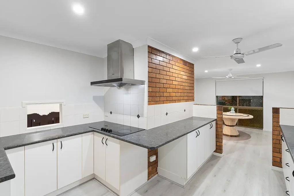 Springwood 4ਬੈੱਡਰੂਮ Resort-Style Family Retreat with Heated Pool in the heart of Springwood