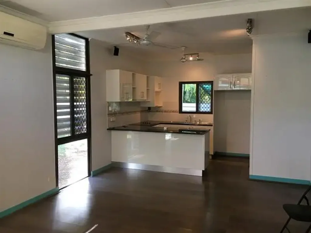 UNDER APPLICATION Fresh 3 Bed & 1 Bath Unit with large yard