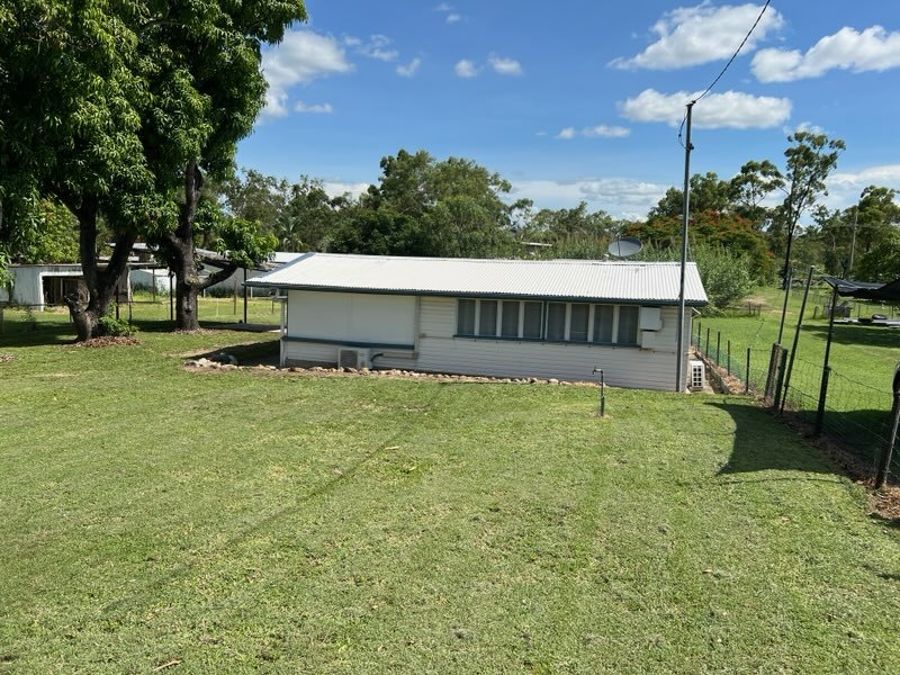 21 MACARTHUR ST, COLLINSVILLE QLD 4804, 0 Kuwarto, 0 Banyo, House