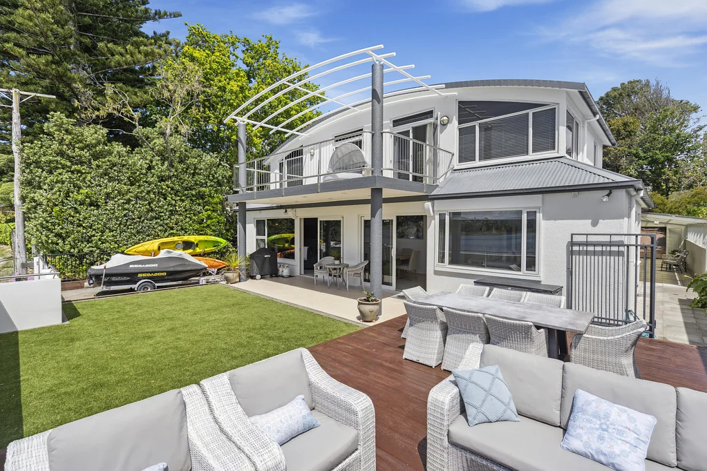 Paremata 4房  A COVETED SEASIDE PARADISE - RV $1,490,000