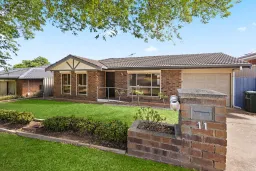 11 Treasure Place, Seaford Rise