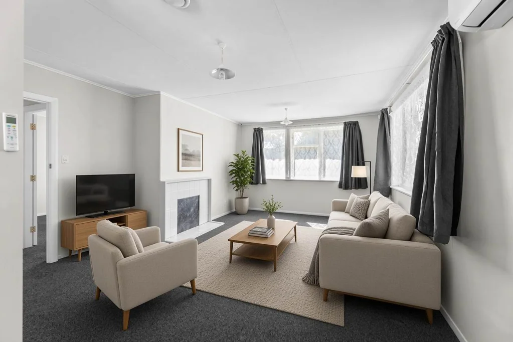 Solid 2.5 bedroom home with ALARM & HEATPUMP +...