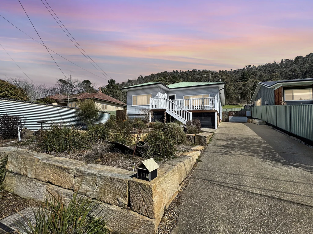 Lithgow 3chambre Oversized Living, Beautiful Views & Family Comfort!