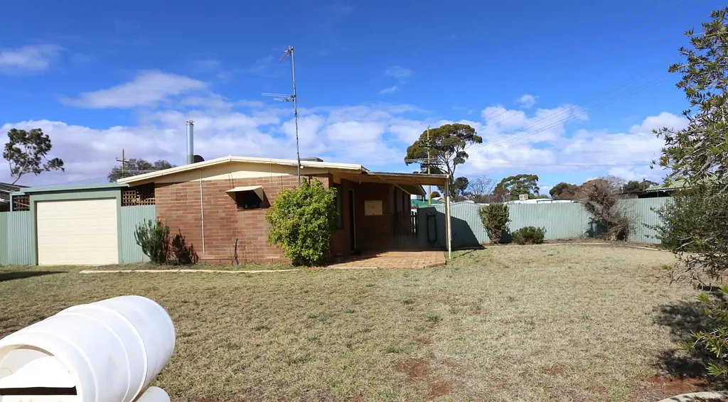 Kambalda West 3ਬੈੱਡਰੂਮ Well Maintained Brick Home with a Great Entertaining Space!