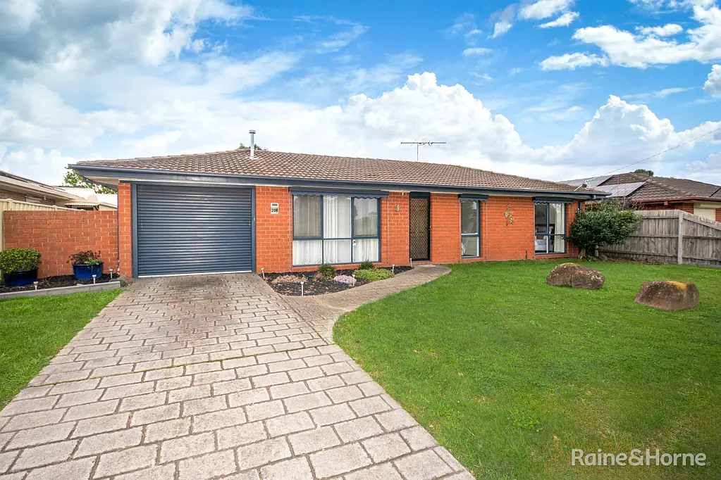 206 MITCHELLS LANE, Sunbury, VIC 3429