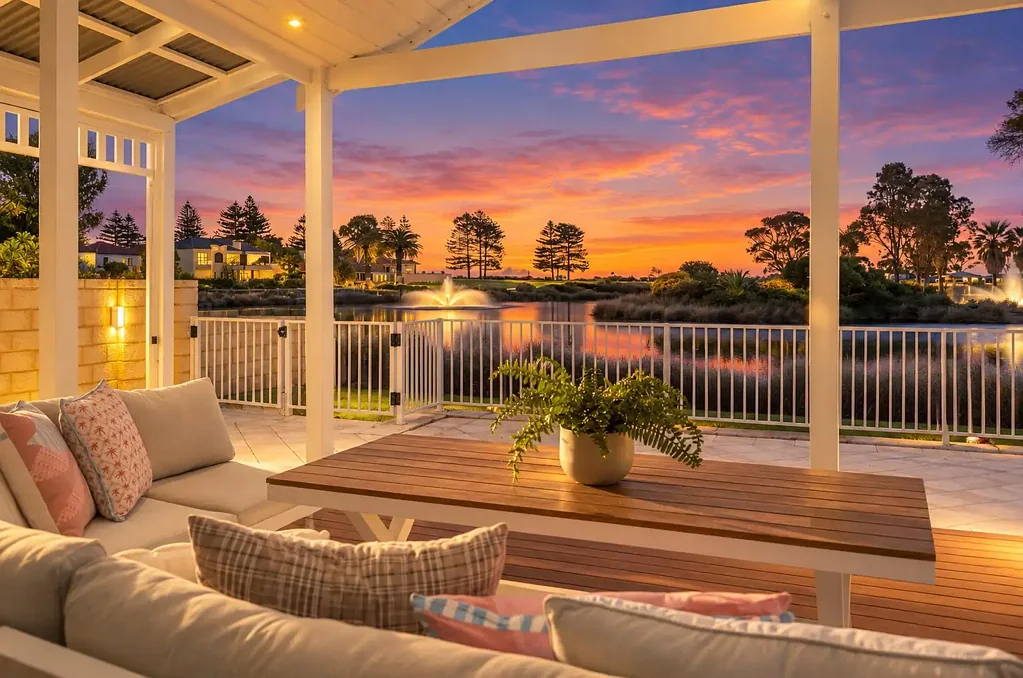Rockingham 5Zimmer Move in tomorrow and enjoy the luxury lifestyle on offer at this amazing location.