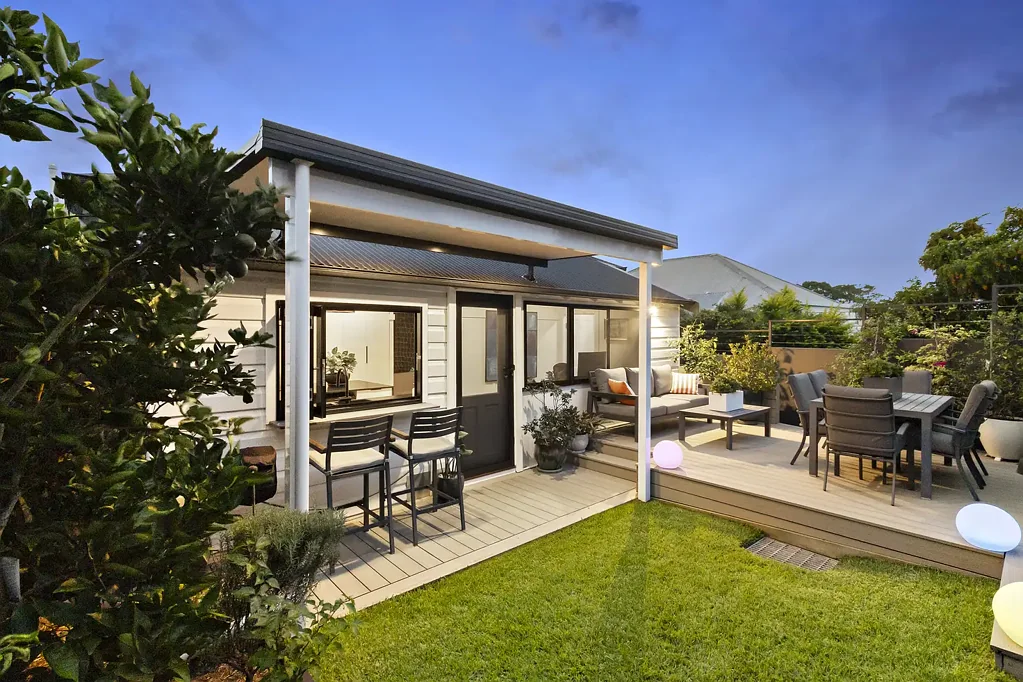 Merewether 2部屋 Graceful Californian Bungalow Given a Designer Edge