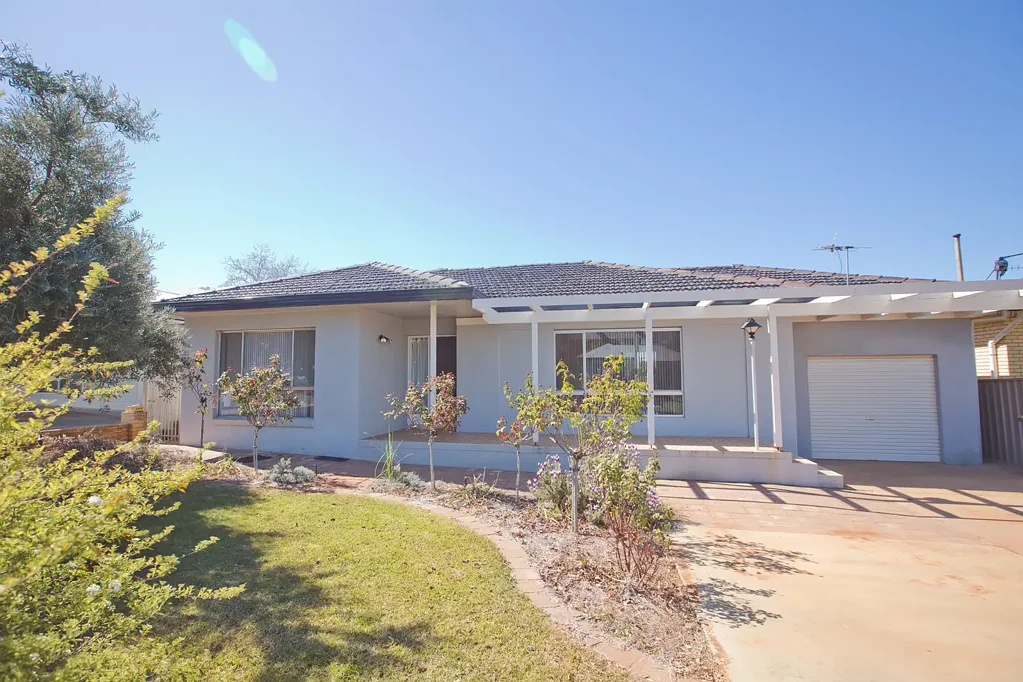 Two Homes, One Address in East Griffith