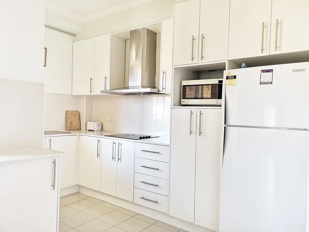 Fully Furnished 2 Bed Unit in the Heart of Rockdale