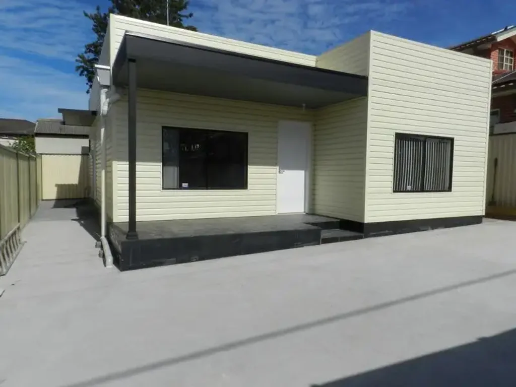 GOOD CONDITION HOUSE