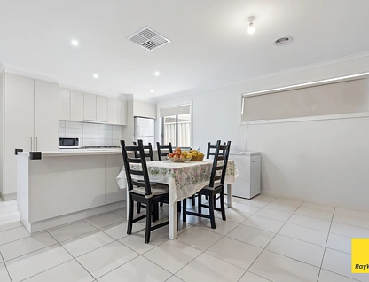 8/25 Albert Street, Long Gully, VIC 3550, 3房, 3浴, House