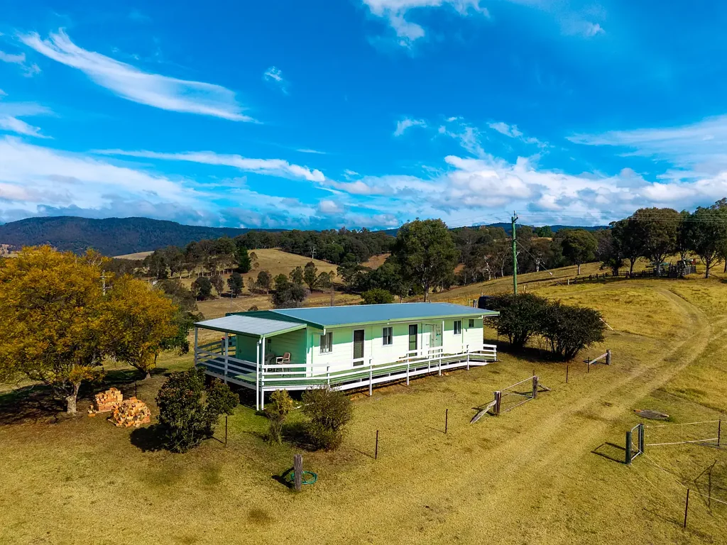 Mogilla 3房  Country Charm & Small Acreage Living