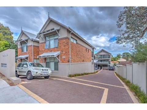 Super Urban Lifestyle in Boutique Complex