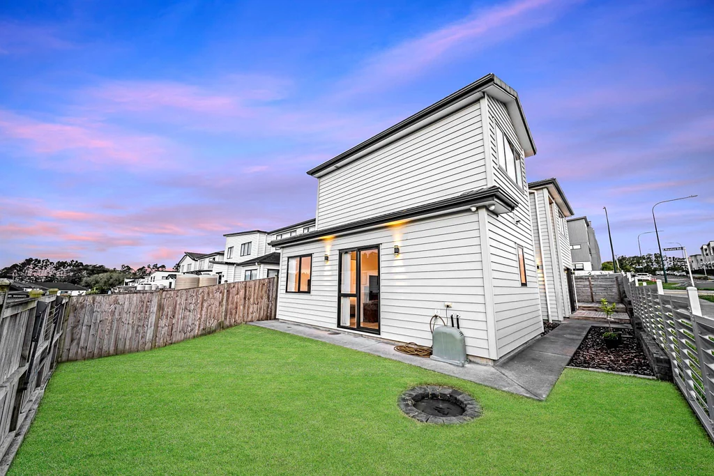 Flat Bush 5Zimmer Affordable Corner Home with Private Granny Win...