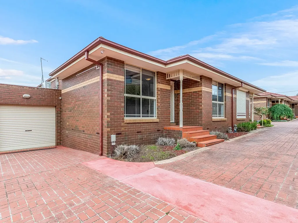 2/2 Bent Street, Westmeadows, VIC 3049