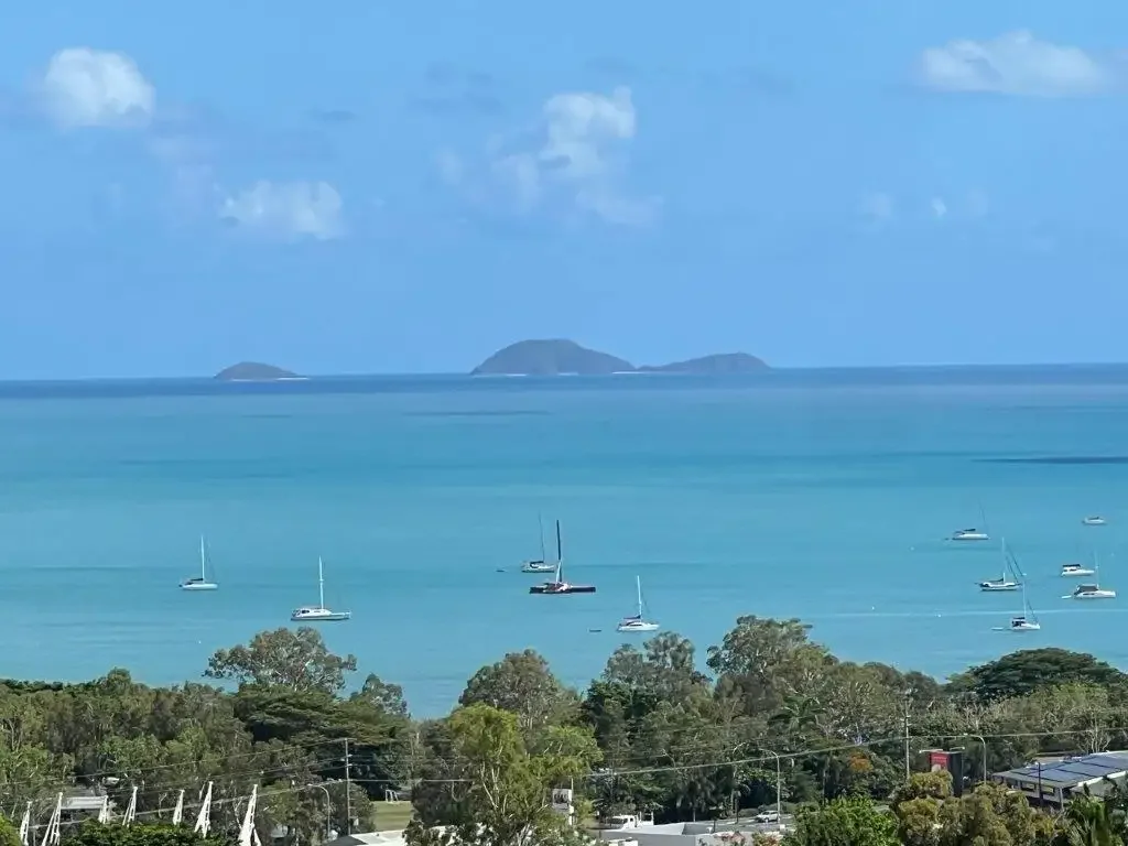 Cannonvale  SITTIN' ON TOP OF THE WORLD