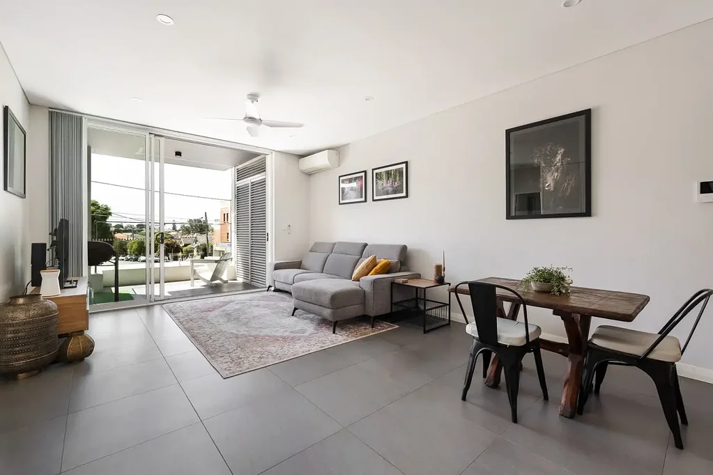 Hurlstone Park 2Kwarto Modern two-bedroom apartment in 'Fernhill'