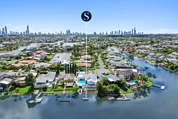 11 Rannock Avenue, Benowa