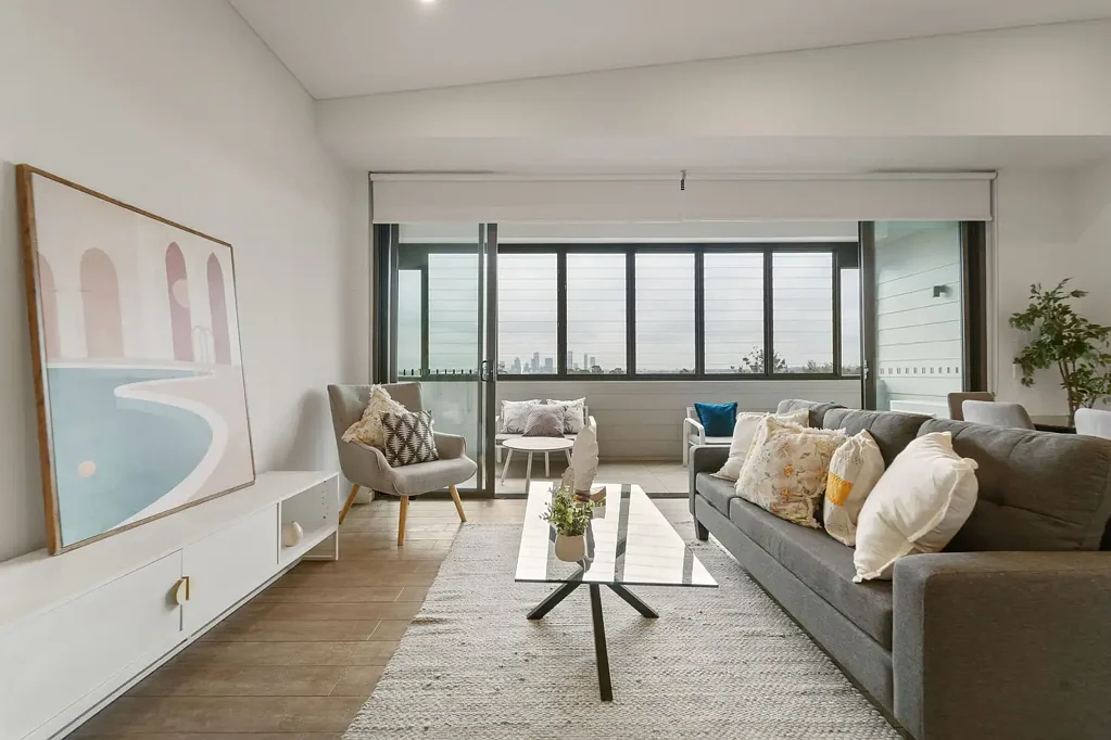 Ermington 2Zimmer Spacious Apartment on Top Floor with City Views