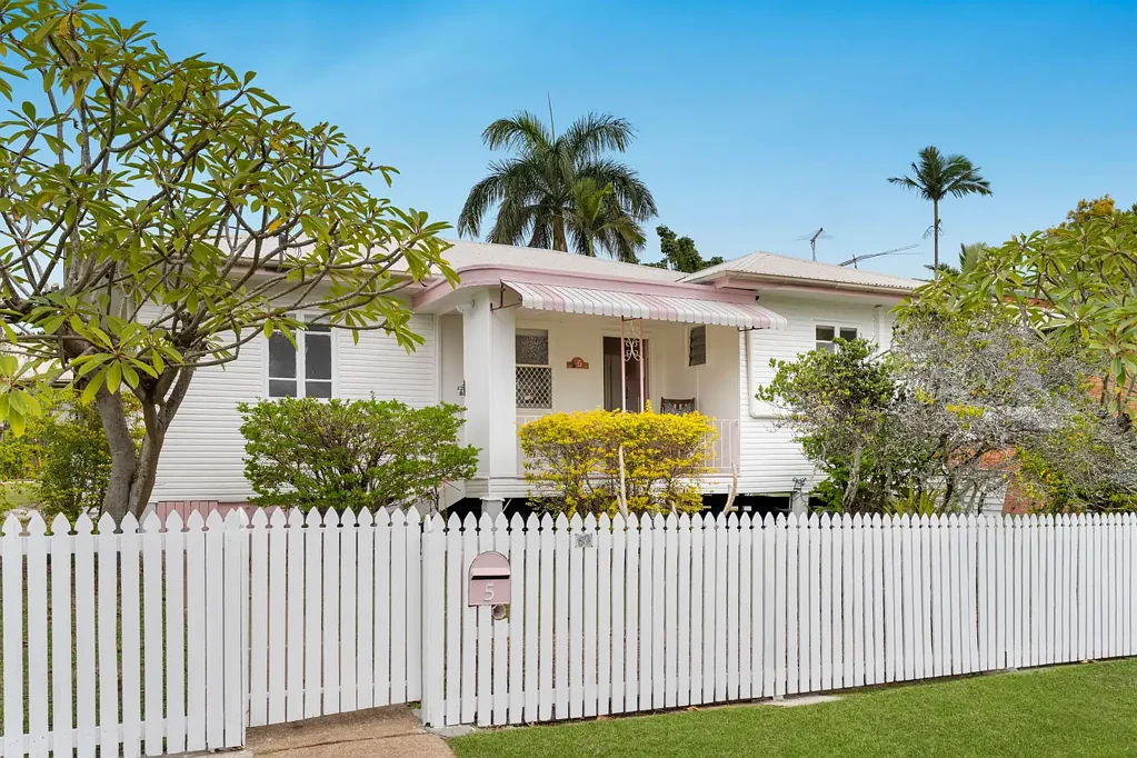 Heritage Charm with Walk-to-Station Convenience