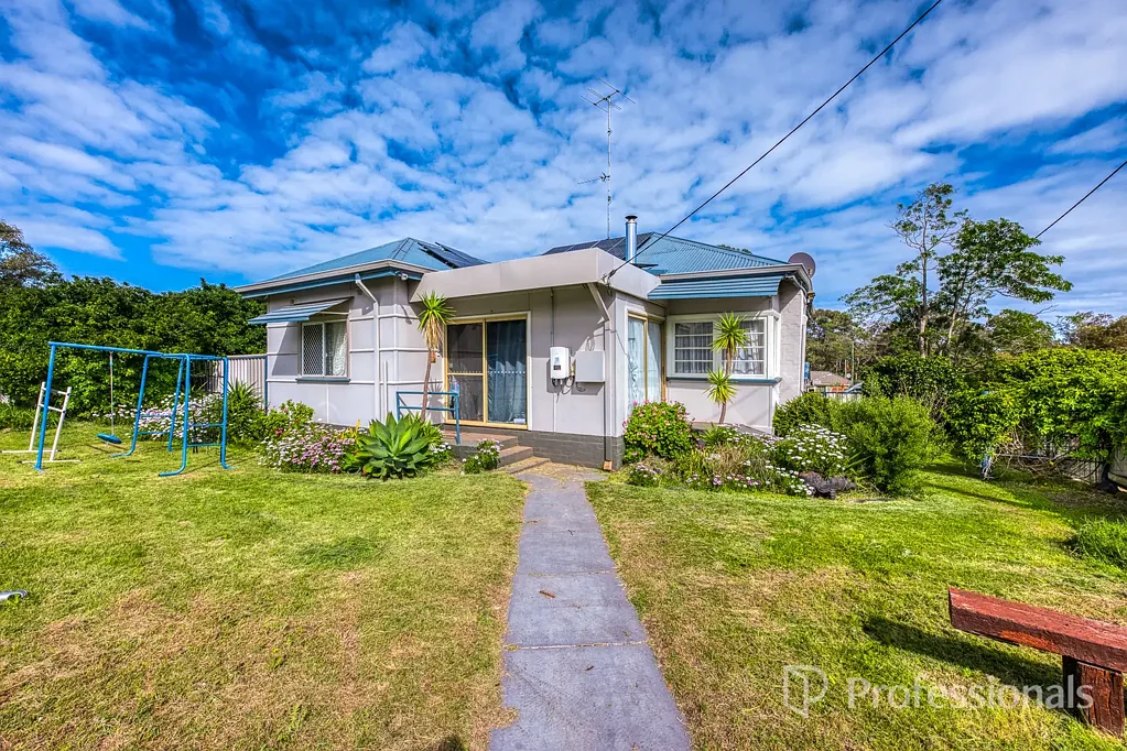 Waroona 3Kwarto "Character Cottage on 1,083sqm with Subdivision Potential"