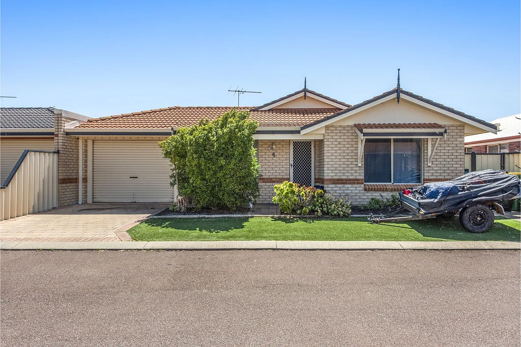 4/5 Sainte Maxime Avenue, Port Kennedy, WA 6172