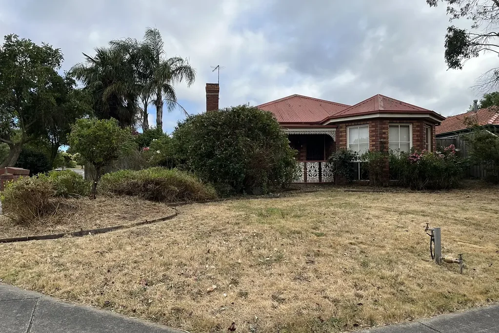 FAMILY LIVING IN BERWICK