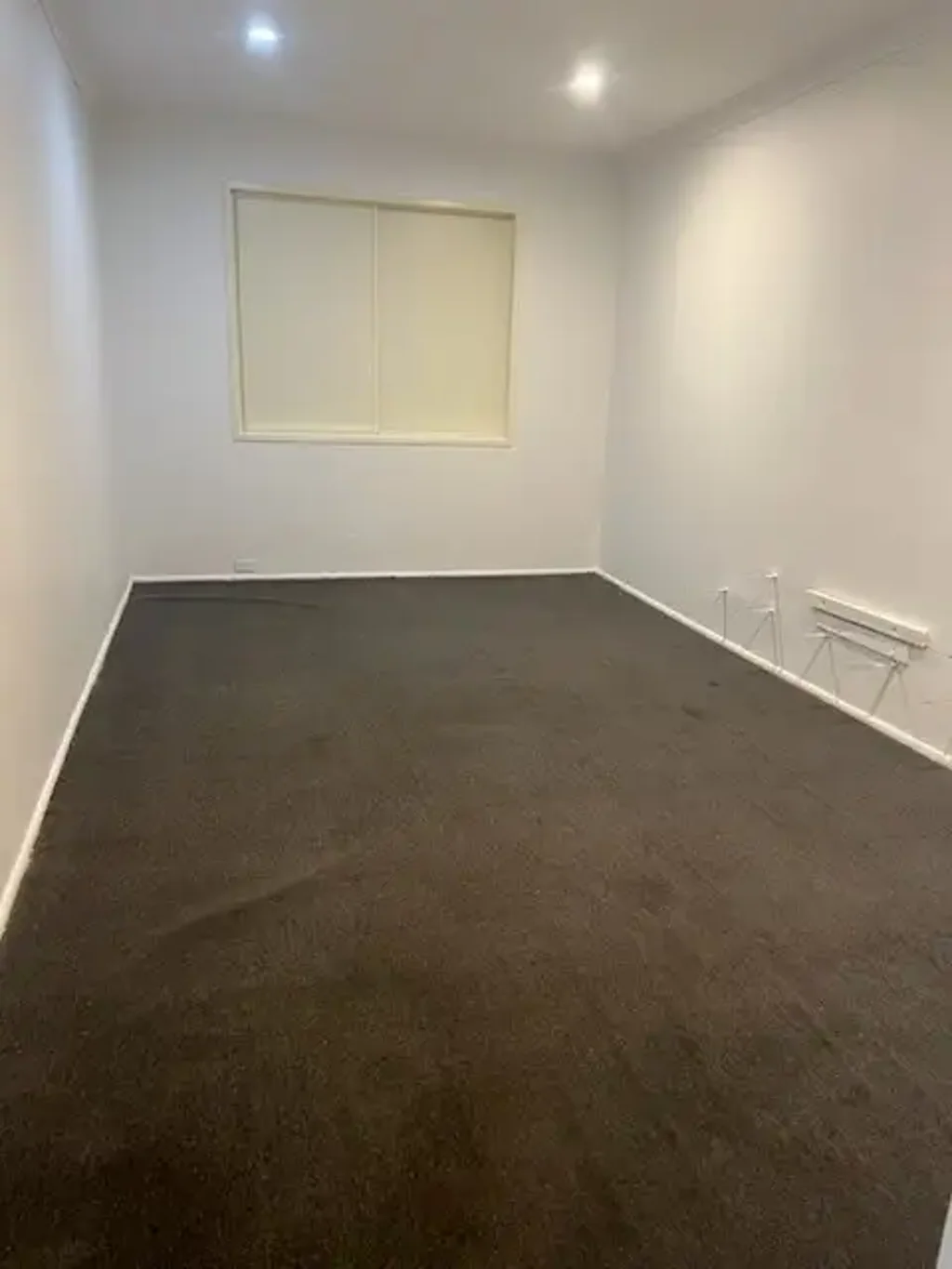 CENTRALLY LOCATED BOARDING HOUSE ROOM FOR LEASE