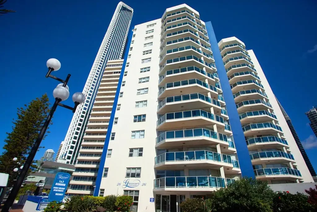 BEAUTIFUL BEACHFRONT APARTMENT ON LEVEL 4 WITH BREATHTAKING VIEWS