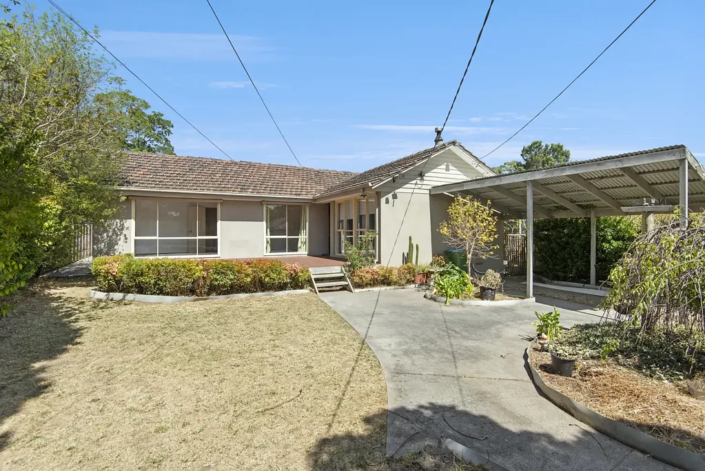 Comfortable Family Living in a Quiet Court Location
