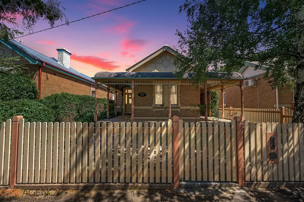 Orange 3 Bedroom Double Brick Investment!