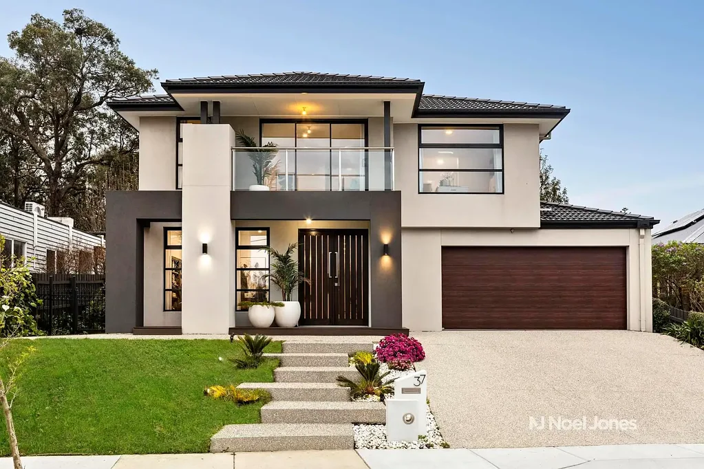 Mitcham 4部屋 A Statement of Grandeur Embodying Luxury, Space and Style