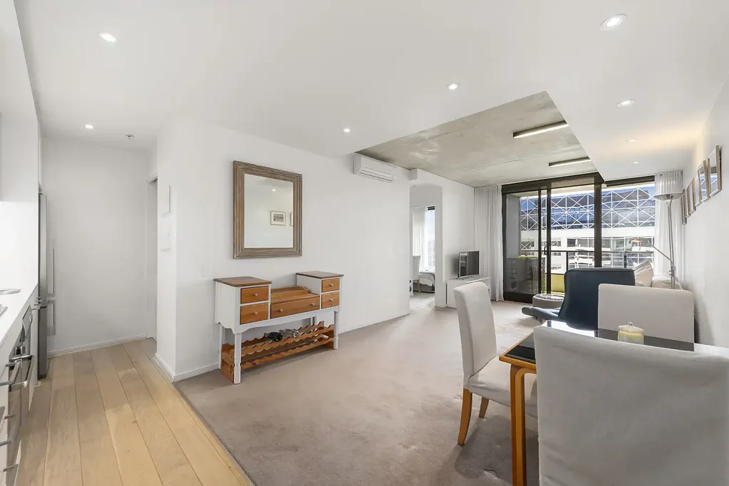Melbourne 1Moenga Elevated St Kilda Road Living with Balcony and Parking