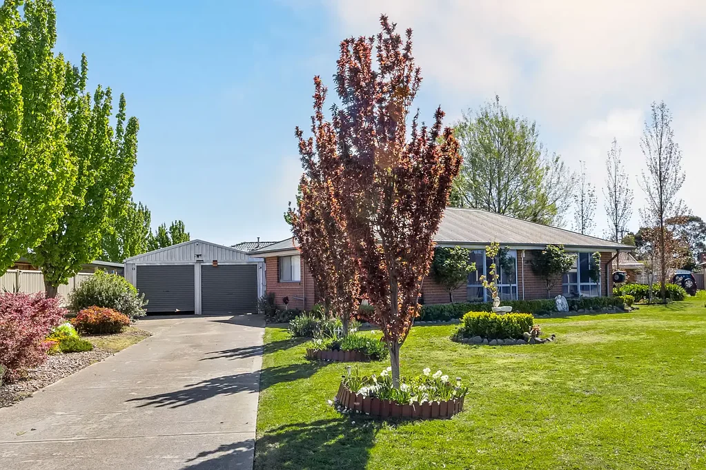 Quiet Living in Delacombe Court