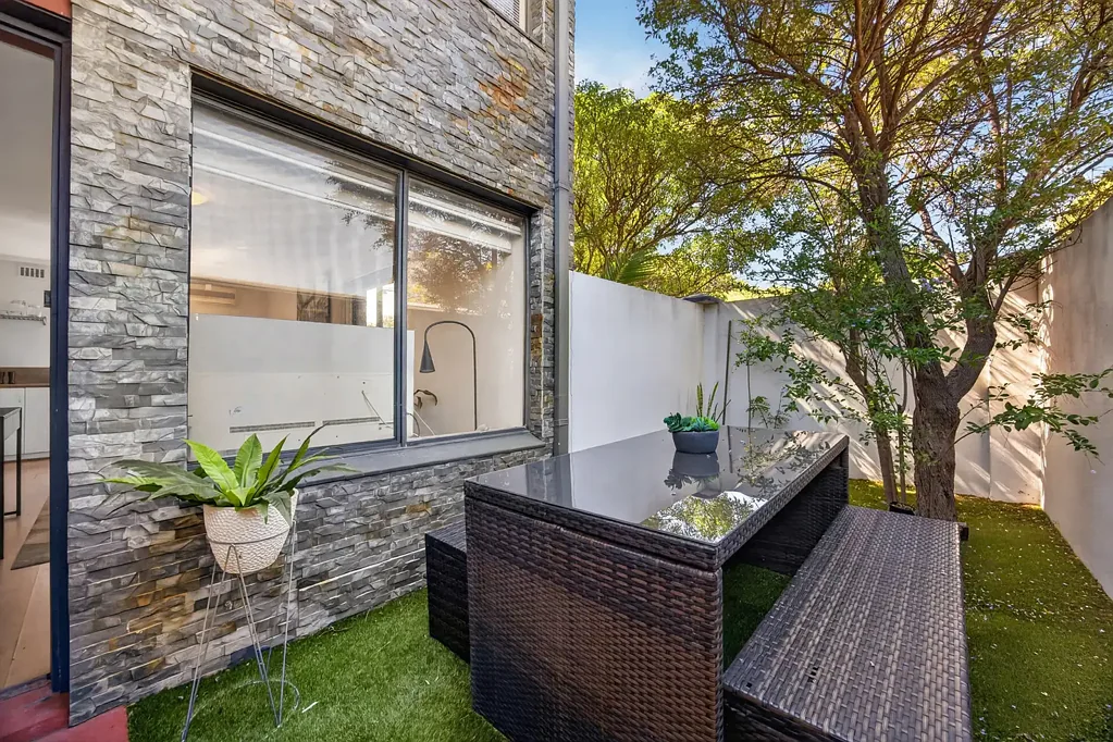 Highgate 1房  Large Private Courtyard and Inner-City Convenience