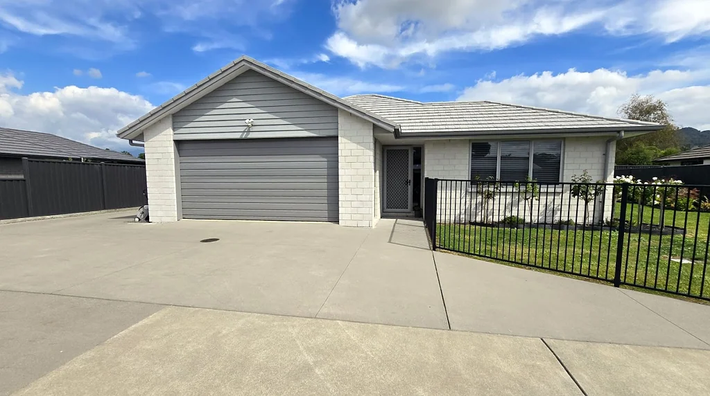 Waihi 3Phòng ngủ SPACIOUS, MODERN & TURNKEY READY